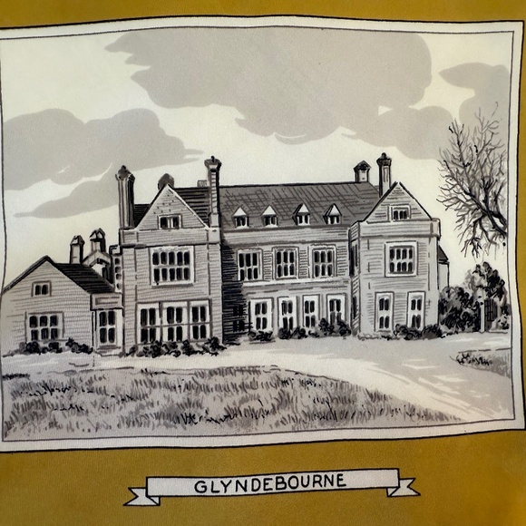 Vintage British Landmark Silk Scarf 🇬🇧 – Chichester Cathedral - 30" Square - Picture 12 of 15